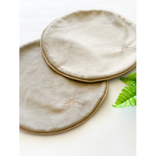 Lauakate putukatega, 2 tk