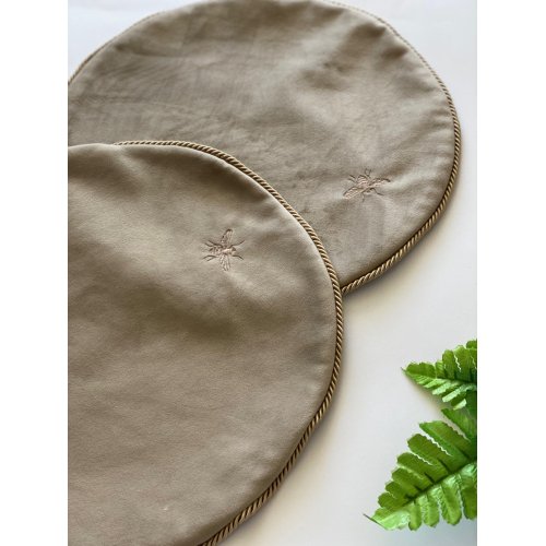 Lauakate putukatega, 2 tk